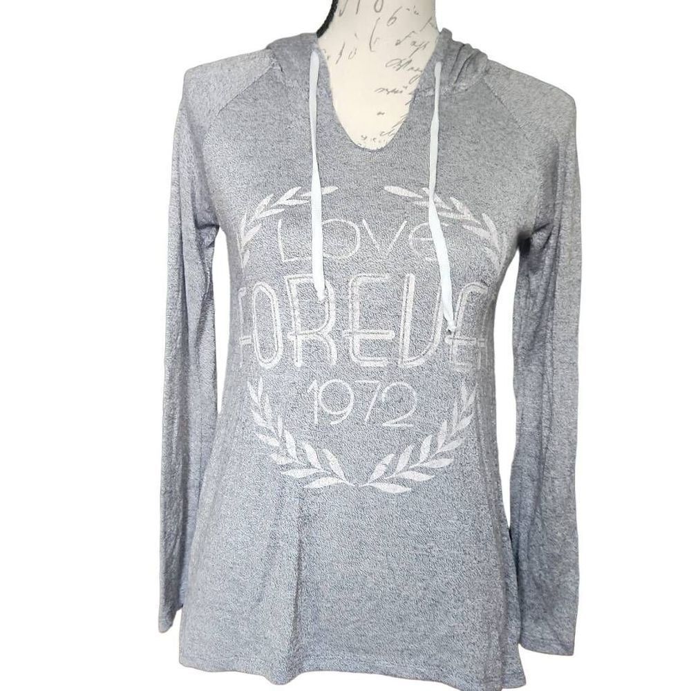 City Streets Ladies Size XS Gray White Love Forever Soft Hoodie Shirt